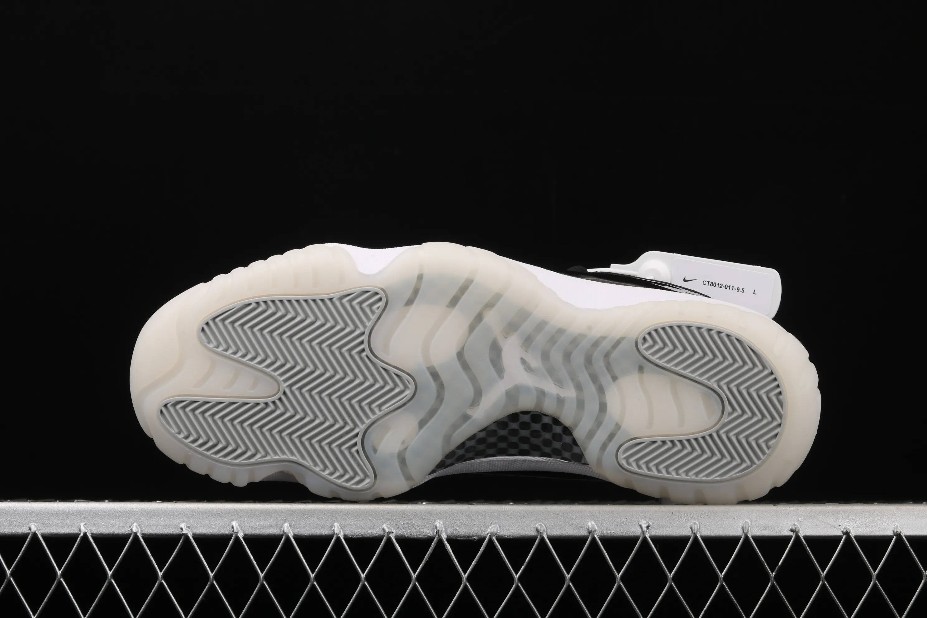 All Categories Air Jordan Jordan Series Basketball Shoes Air Jordan 11 J Edition Air Jordan 11 "25th Anniversary" AJ11 Joe 11 Devil II Genuine Standard Real Carbon CT8012-011